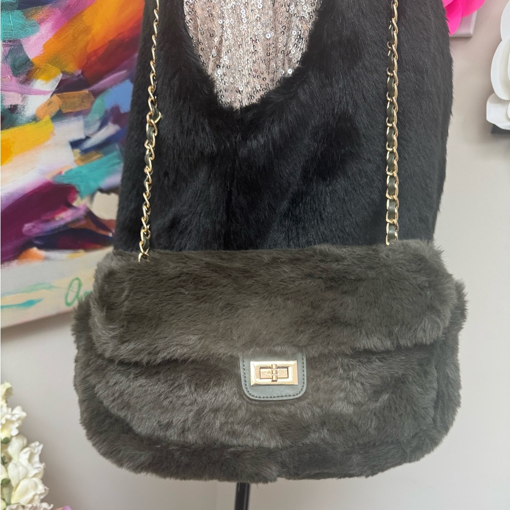 House of Harlow 1960 faux fur Green Shoulder Bag with Gold Chain Strap